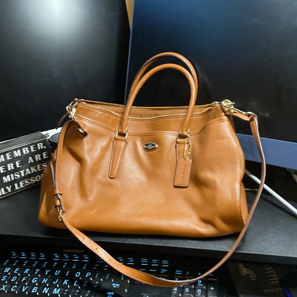 VGC Coach Pebble Cognac Satchel Purse Clean inside and out